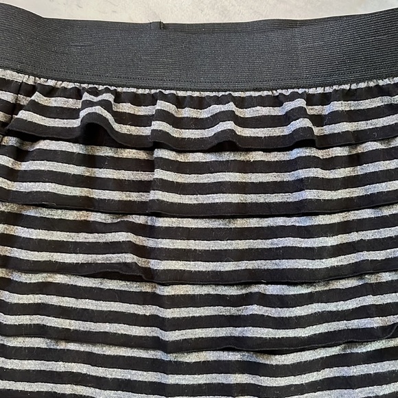 Fire Los Angeles  skirt  Black/gray Striped  Layers of gathered ruffles  Size M - Picture 3 of 6